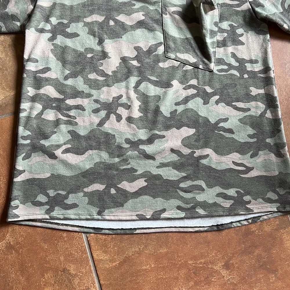 Women’s Camouflage Top with Slouchy Pocket - Picture 5 of 5